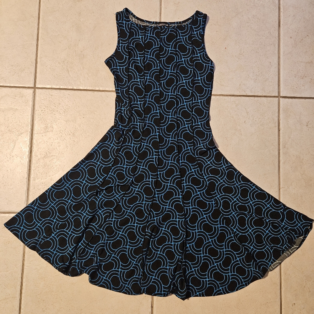 Blooming Rose Black and Blue Geometric patterned fit and flare dress. Size M